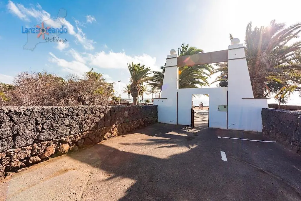 Casa Patty, Piscinas Climatizadas, Primera Linea Costa Teguise Apartment