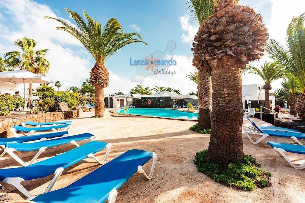 Casa Patty, Piscinas Climatizadas, Primera Linea Costa Teguise Apartment